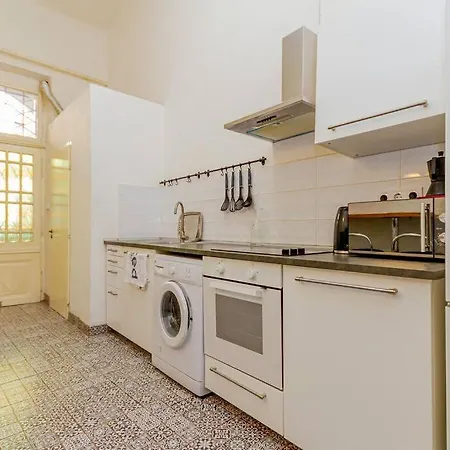 Oktogon Spacious Ac Balcony ブダペスト