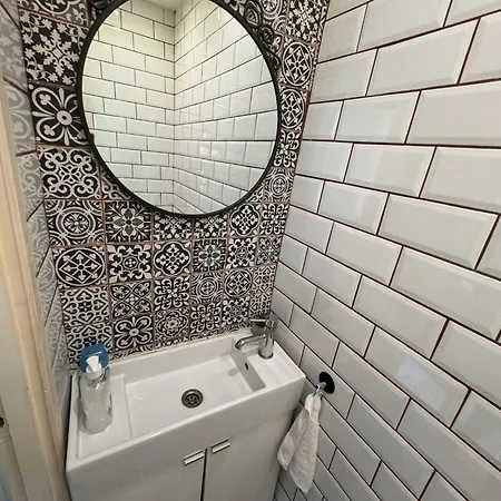 Oktogon Spacious Ac Balcony ブダペスト