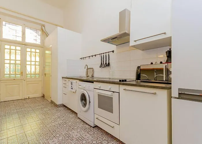 Oktogon Spacious Ac Balcony Budapest