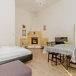 Apartman Oktogon Spacious Ac Balcony *