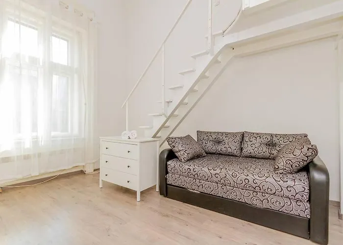 Oktogon Spacious Ac Balcony